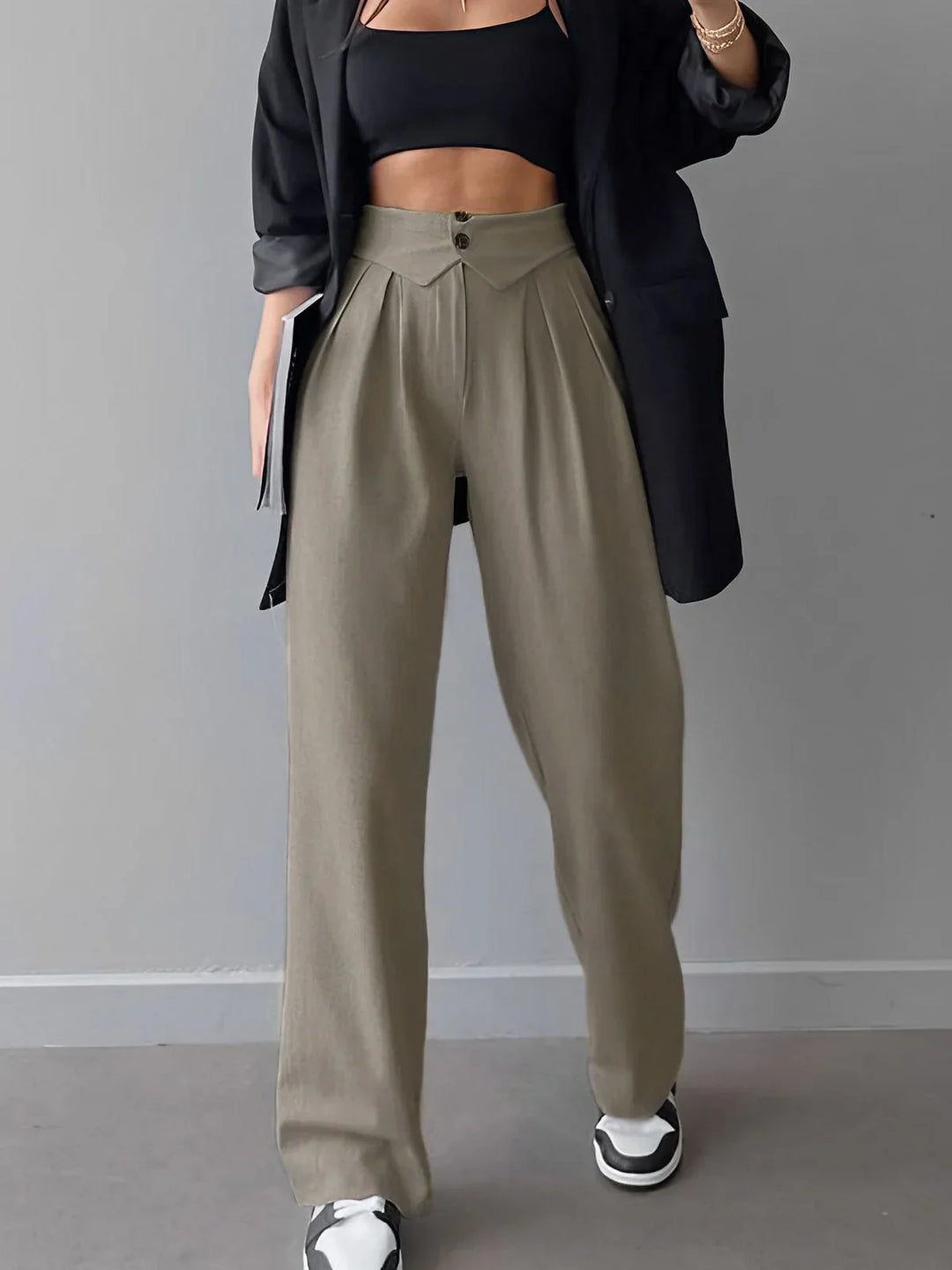 PANTALONES DE VESTIR DE PIERNA RECTA CON CINTURA CON PLIERA DE CALLE